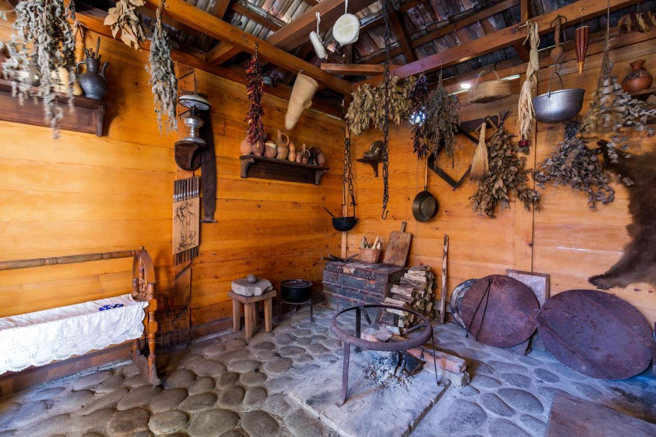 Casa De Khasia Зугдиди Экстерьер фото